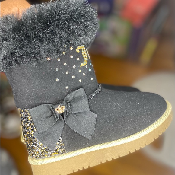 Juicy Couture Girls Black Faux Fur Rhinestone Bow Booties - Picture 2 of 3